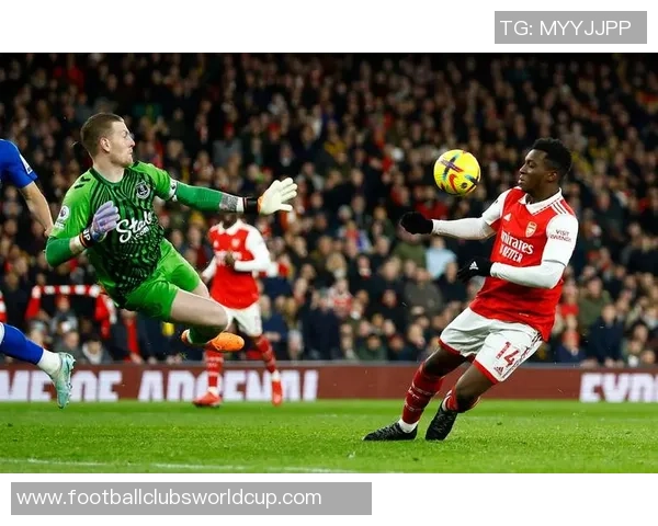 布莱顿与埃弗顿对决前瞻分析双方状态及战术布局探讨